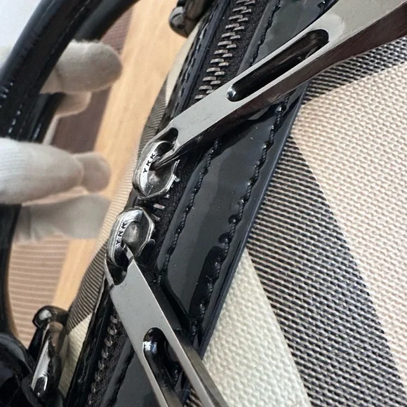 Burberry Boston Bag - Picture 7 of 17